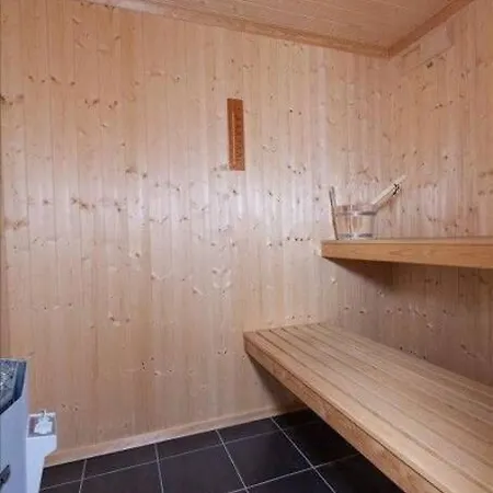 Villa Flott Med Sjoutsikt Badstue Og Badestamp